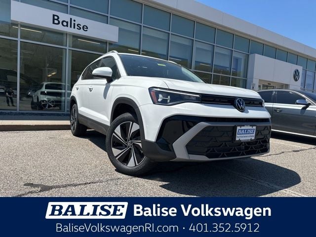 2026 Volkswagen Taos 1.5T SE in Pure White — front three-quarter view